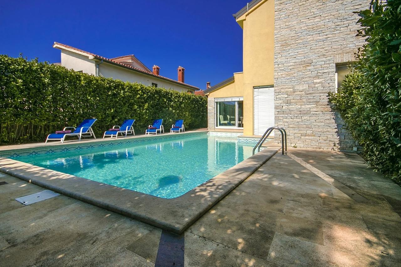 Villa Lidija Poreč Exteriör bild